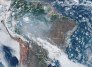 Imagem da Nasa mostra impacto da nuvem de fumaça sobre o Brasil - Reprodução NOAA Satellites