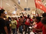 Manifestantes ocupam supermercado e pedem cestas básicas para Dia das Mães  - Luiza Poeiras