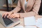 IA jurídica amplia produção de peças no Brasil - (crédito: DINO) IA jurídica amplia produção de peças no Brasil - (crédito: DINO)