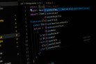  Side shot of a code editor using react js and its hooks
       -  (crédito: DINO)