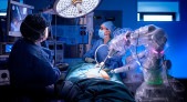 CMR Surgical promove debate sobre IA e o futuro da saúde -  (crédito: DINO)