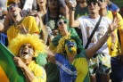  Torcedores assistem ao jogo entre Brasil e B..lgica, pelas quartas de final da Copa do Mundo da R..ssia 2018, na Pra..a Mau...
     -  (crédito:  Fernando Fraz..o/Ag..ncia Brasil)