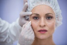 Cirurgia das pálpebras melhora aparência e visão -  (crédito: DINO)
