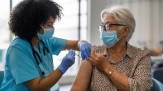 Vacinação reduz risco de complicações em doenças crônicas - (crédito: DINO) Vacinação reduz risco de complicações em doenças crônicas - (crédito: DINO)