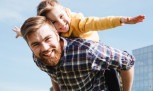 Como escrever uma mensagem de Dia dos Pais que pareça realmente sua - (crédito: Mercado Hoje) Como escrever uma mensagem de Dia dos Pais que pareça realmente sua - (crédito: Mercado Hoje)