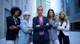 Portrait of multiracial and diverse ages business women in formal suits posing serious with arms crossed looking at camera. Empowered and successful female entrepreneurs happy and powerful outdoor
- (crédito: DINO) Portrait of multiracial and diverse ages business women in formal suits posing serious with arms crossed looking at camera. Empowered and successful female entrepreneurs happy and powerful outdoor
- (crédito: DINO)