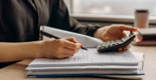 Médicos com múltiplos vínculos podem ter INSS a restituir
- (crédito: Ludmila Nilava) Médicos com múltiplos vínculos podem ter INSS a restituir
- (crédito: Ludmila Nilava)