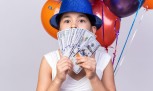 Como ensinar o filho a lidar com dinheiro? Veja essas dicas - (crédito: Mercado Hoje) Como ensinar o filho a lidar com dinheiro? Veja essas dicas - (crédito: Mercado Hoje)