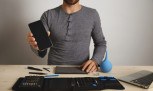 Como avaliar um serviço de reparo antes de entregar seu dispositivo - (crédito: Mercado Hoje) Como avaliar um serviço de reparo antes de entregar seu dispositivo - (crédito: Mercado Hoje)