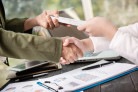 Inadimplência recorde põe seguro de crédito em foco -  (crédito: DINO)