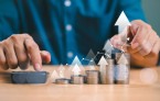 Juros altos barram o avanço de 59% das PMEs, aponta Omie -  (crédito: DINO)