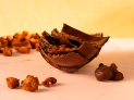 Chocolate com torresmo surge entre sabores de Páscoa - (crédito: DINO) Chocolate com torresmo surge entre sabores de Páscoa - (crédito: DINO)