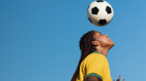 Cabeceios no futebol podem trazer risco de demência -  (crédito: DINO)