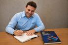 Empresa lança livro sobre dimensionamento elétrico -  (crédito: DINO)